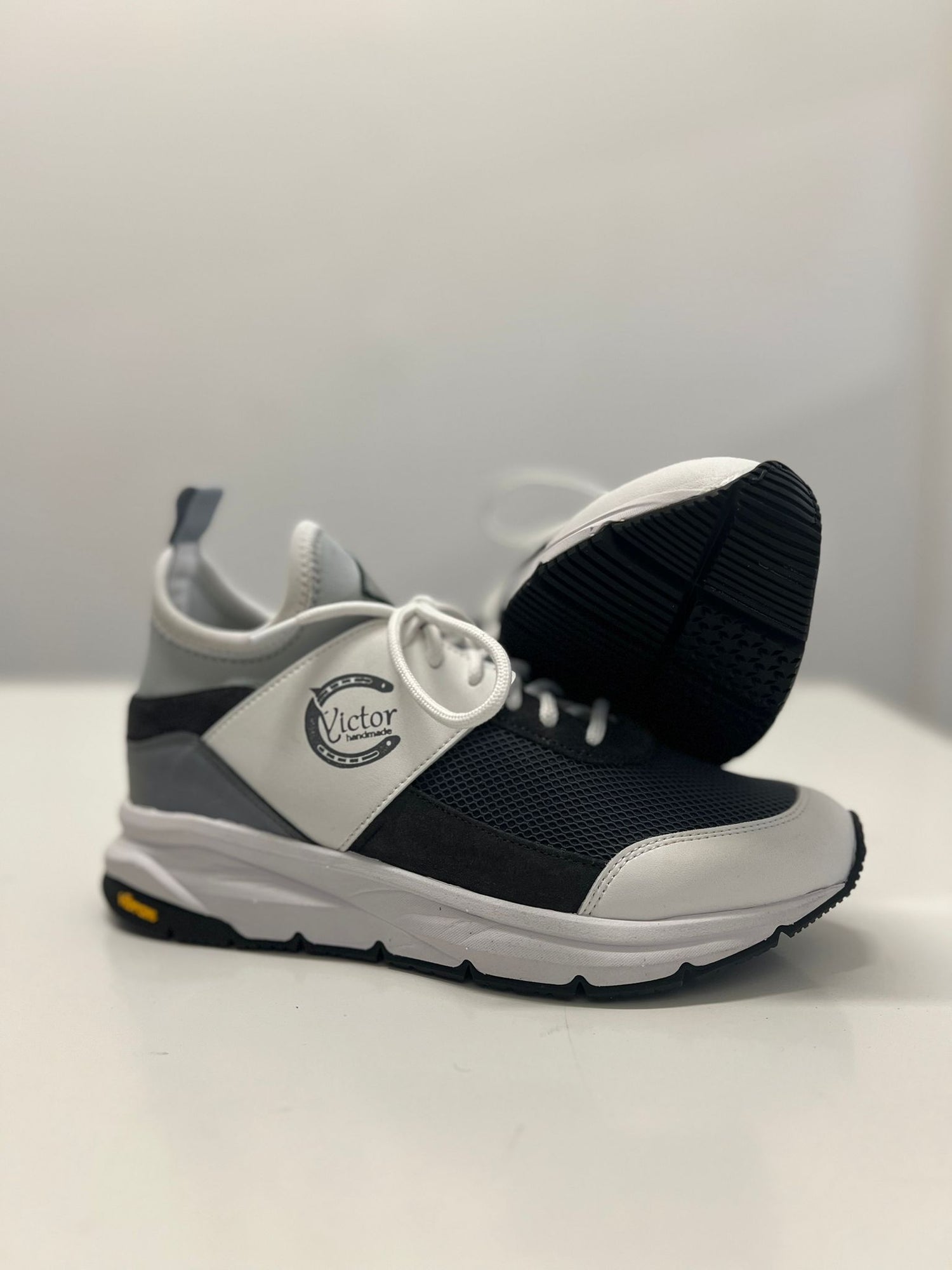 VH Sneakers